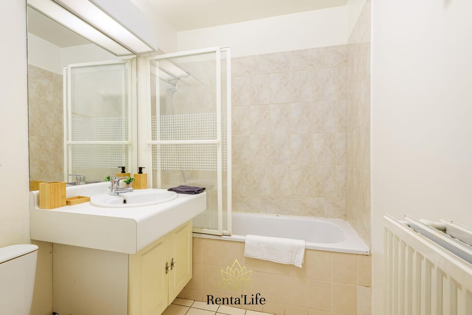 Bathroom, Bath