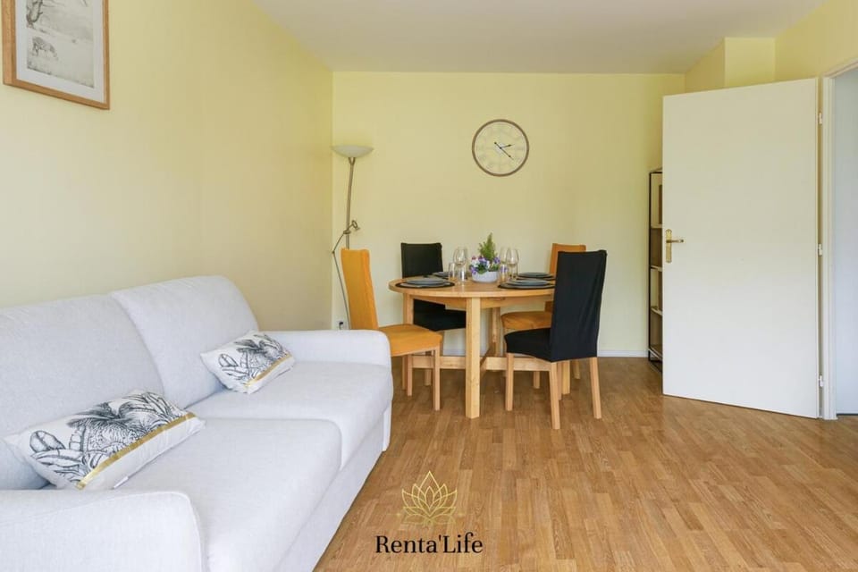 Buxengeorgiens Giroust - T2 - 10min DisneyLand Apartment in Bussy-Saint-Georges