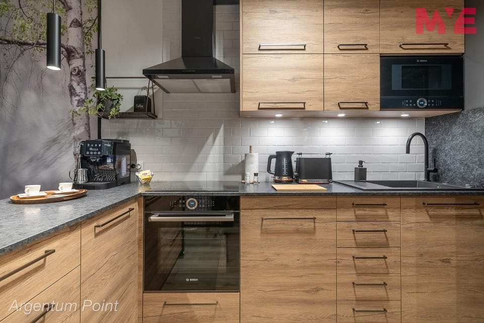 Coffee/tea facilities, Kitchen or kitchenette, dishwasher, stove, toaster
