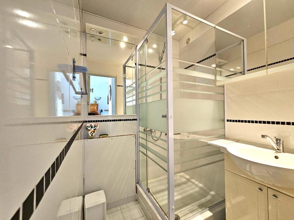 T2 Spacieux et Agréable 4 Pers Les Pieds Dans L'eau ! Apartment in Agde
