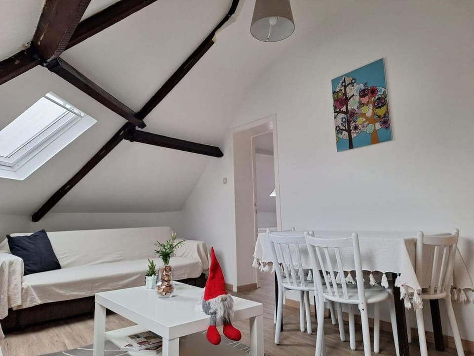 Cozy Nest by Gare du Midi Apartment in Saint-Gilles