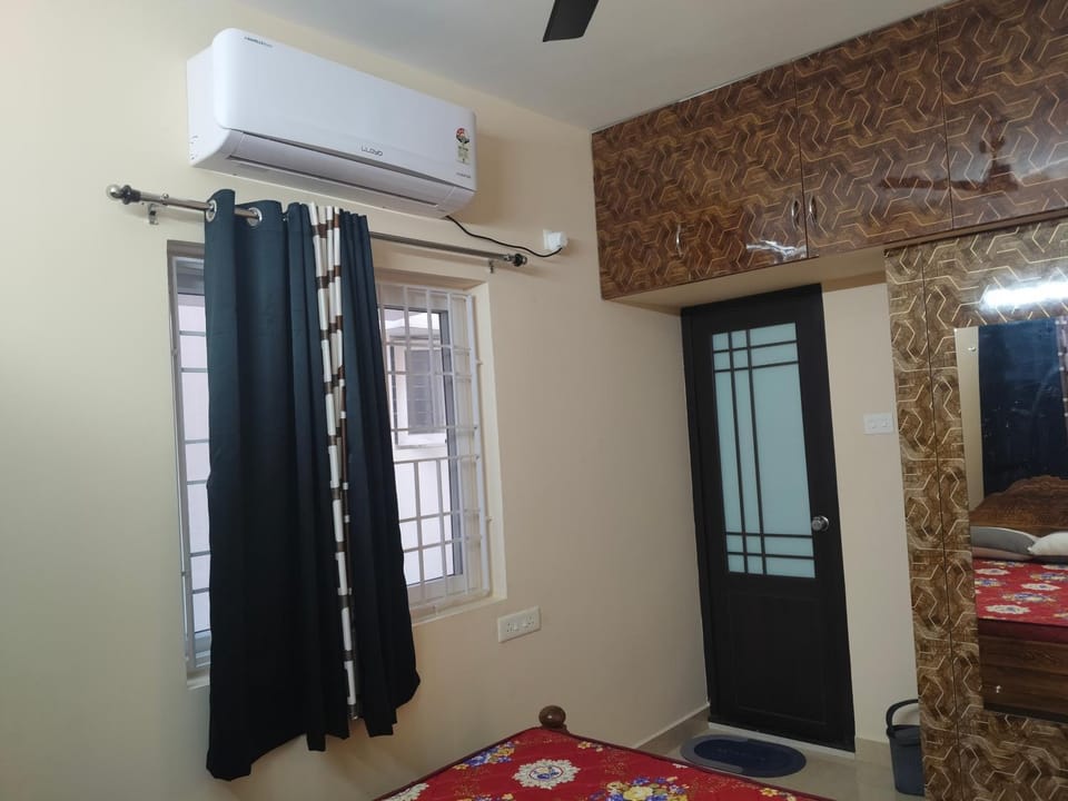 Bedroom, wardrobe