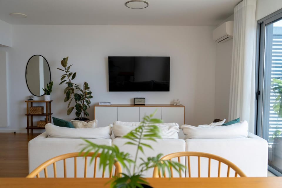 Communal lounge/ TV room, TV and multimedia, Living room, Photo of the whole room, Seating area, Evening entertainment, air conditioner