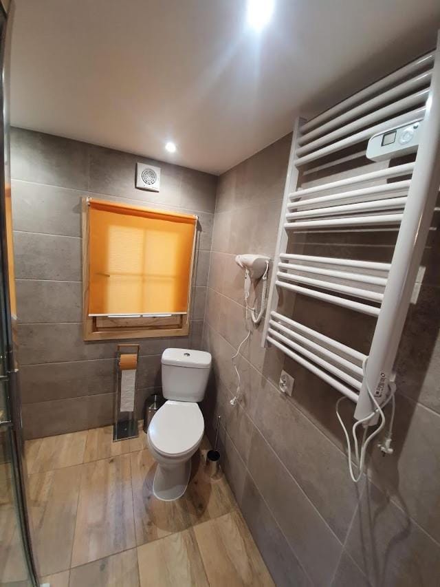 Toilet, Bathroom, heating