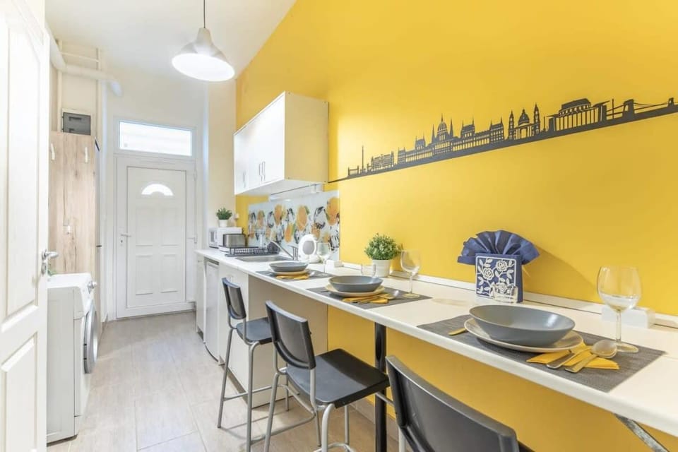 Very Central - Quiet Sleep for 3 Apartment in Budapest