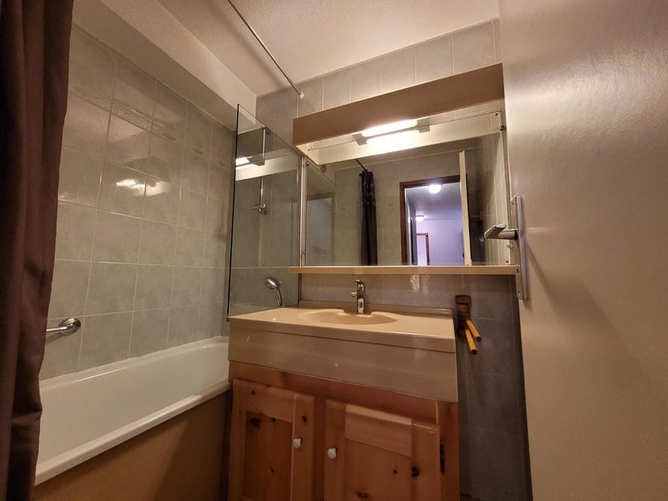 Shower, Bathroom, kitchen