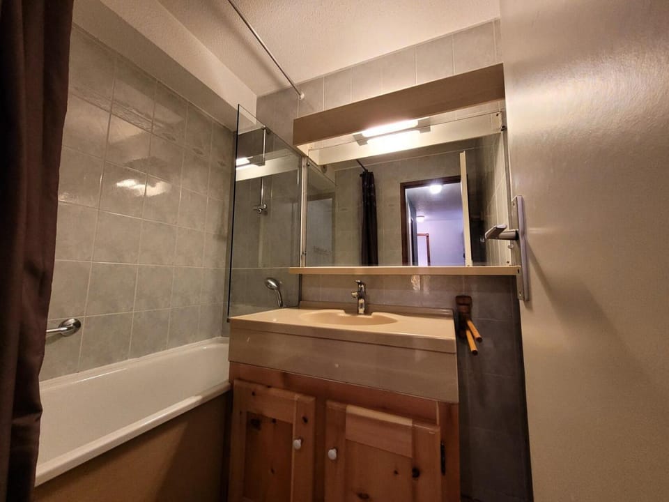 Shower, Bathroom, kitchen