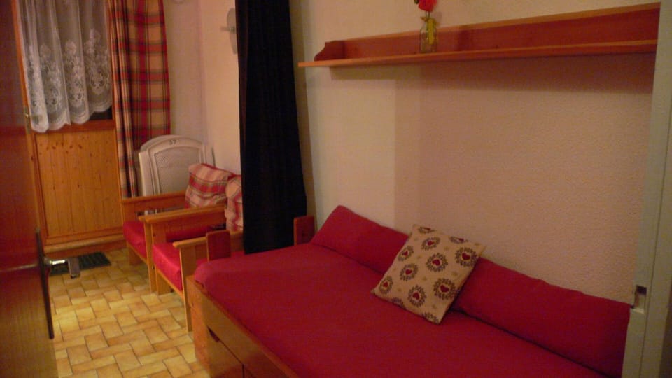 Bed, Bedroom, furniture