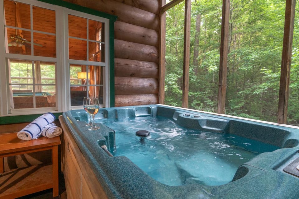 Summer Fun Private Cabin Near Helen WiFi HT Cabin in White County