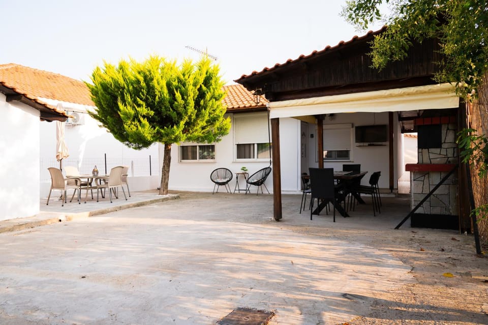 Property building, Patio, Day