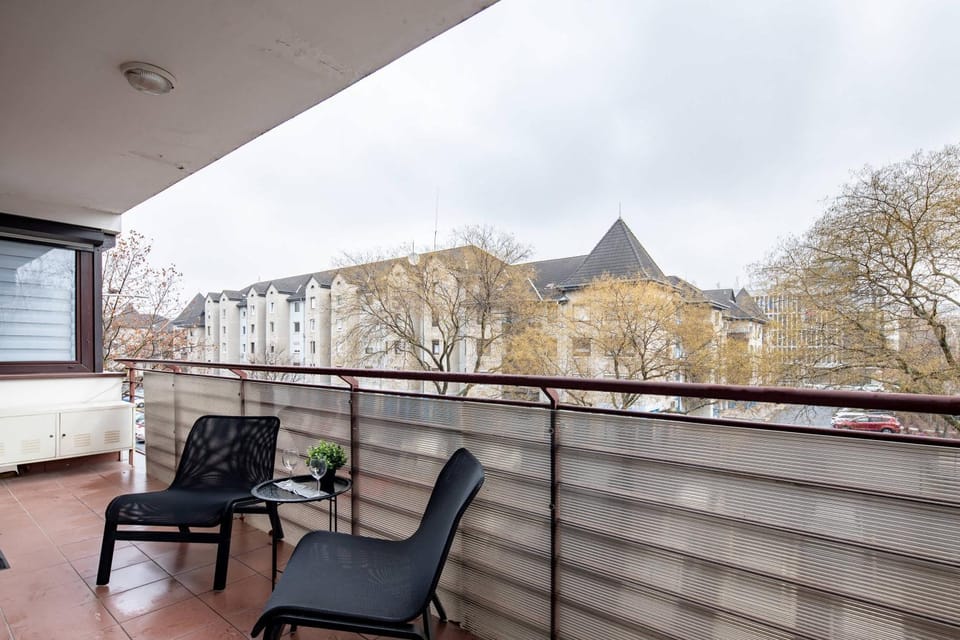 Balcony - Central - Spacious - Sunny Apartment in Budapest