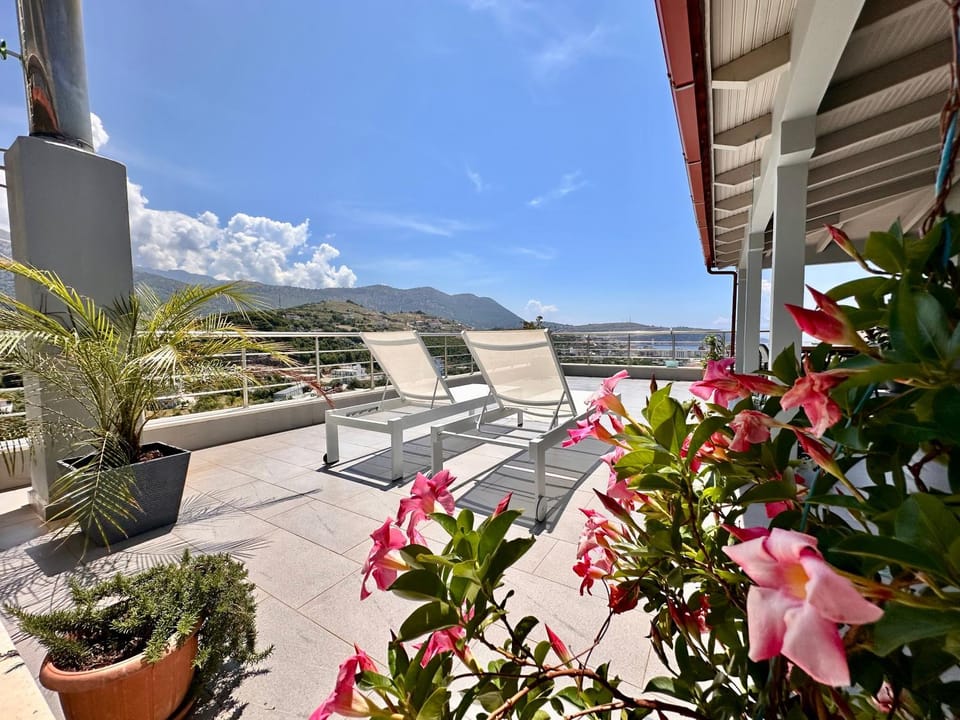 Vila Rahones Apartment in Vlorë County, Albania
