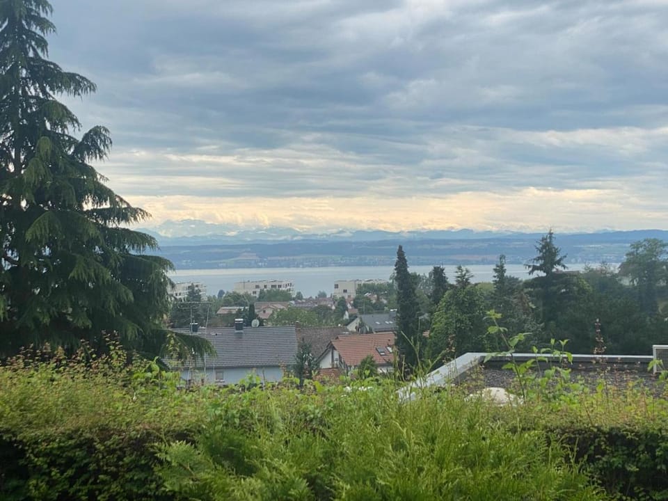 Balcony/Terrace, Lake view, Mountain view