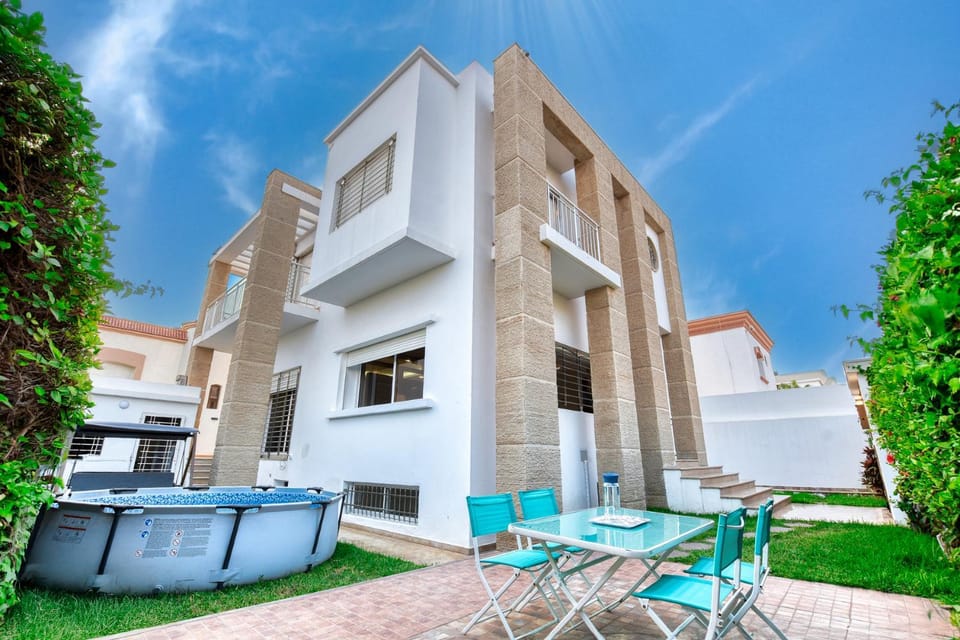 Patio, Balcony/Terrace, Dining area, Swimming pool