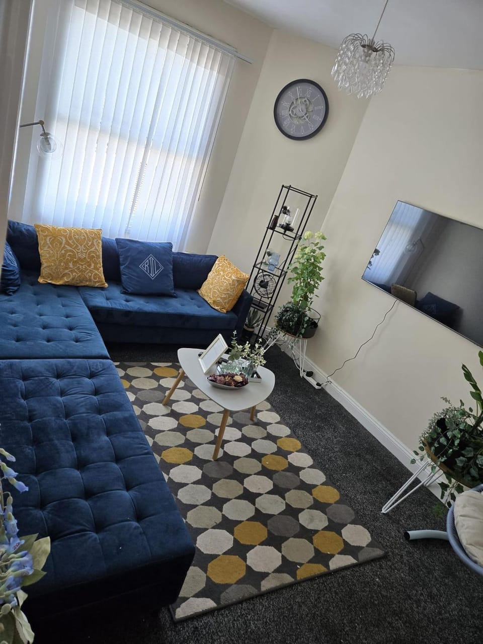 Charming Wolverhampton Apartment with Private Entrance Apartment in Wolverhampton