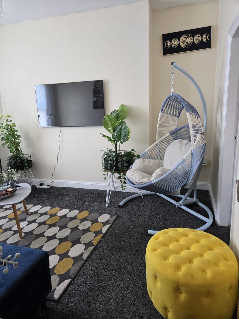Communal lounge/ TV room, TV and multimedia, Living room, Seating area