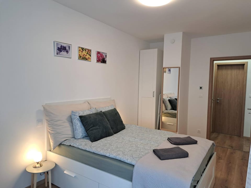 Bed, Bedroom