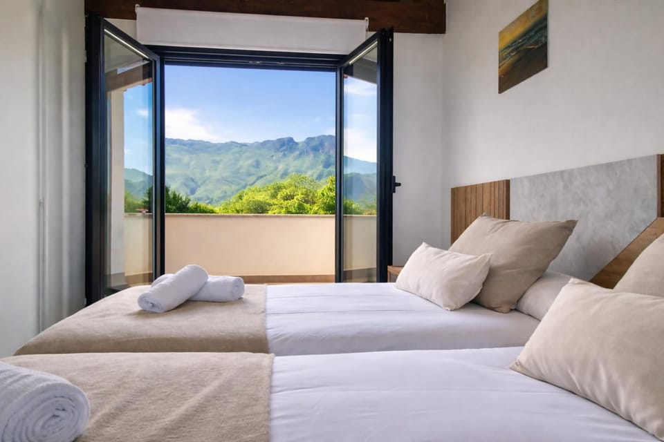 Bed, Bird's eye view, Balcony/Terrace, Photo of the whole room