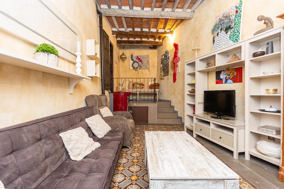 Communal lounge/ TV room, TV and multimedia, Living room, Seating area, Evening entertainment