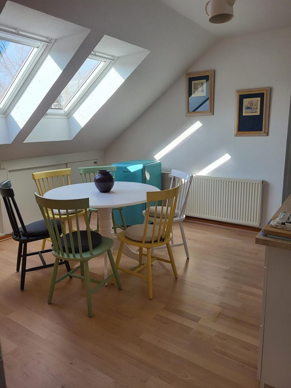 Seating area, kitchen