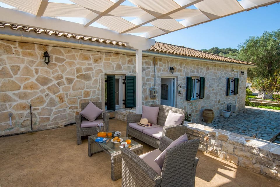 Ranias Case Dell Olivetto Apartment in Gaios