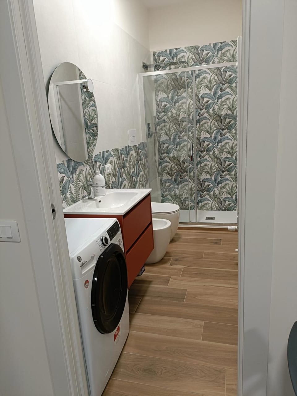 Bathroom, washing machine