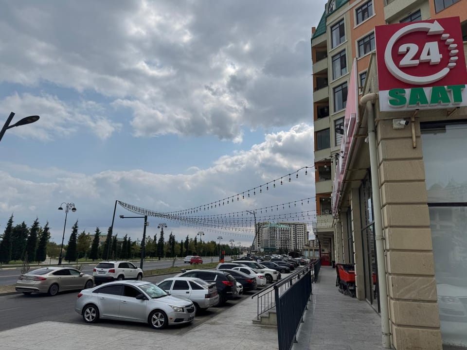 Street view, Location, Parking