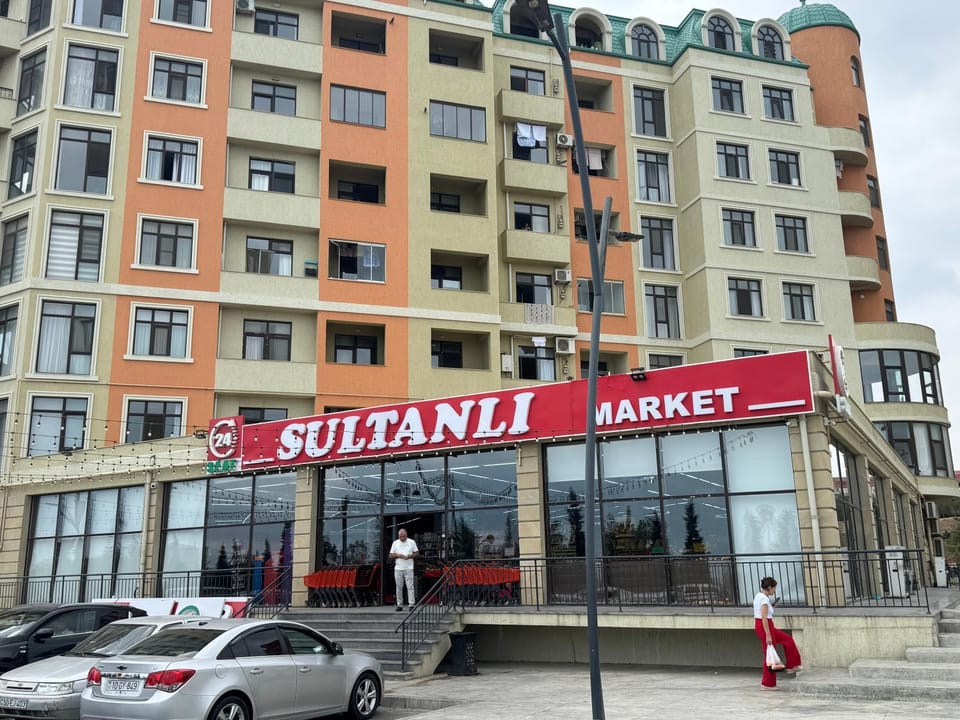 Property building, Street view, Supermarket/grocery shop, Location