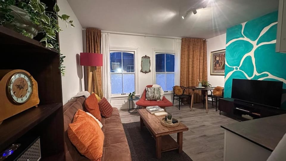 Modern 1 Bed-Theatre, City Stay Apartment in Wolverhampton