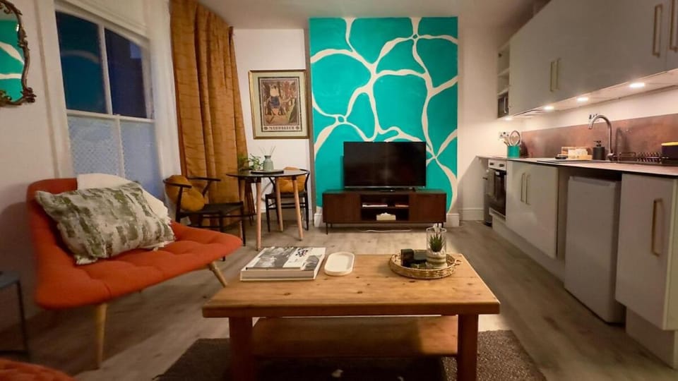 Modern 1 Bed-Theatre, City Stay Apartment in Wolverhampton