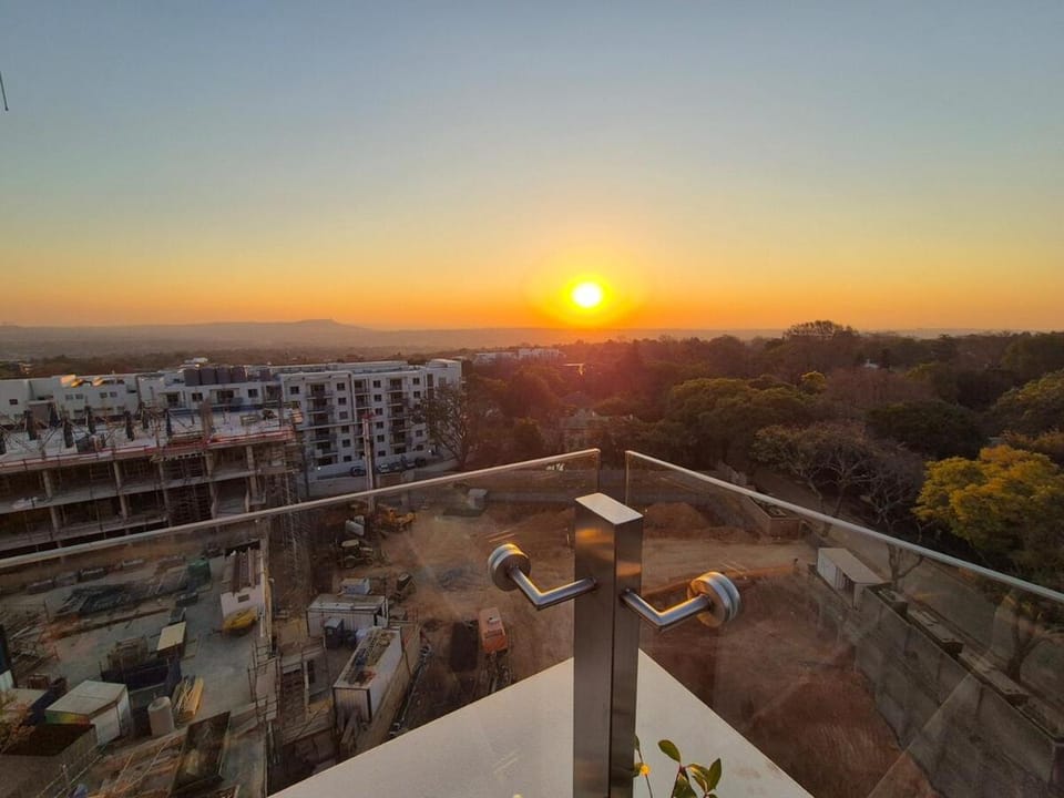 Cozy Studio One Rosebank Apartment in Johannesburg