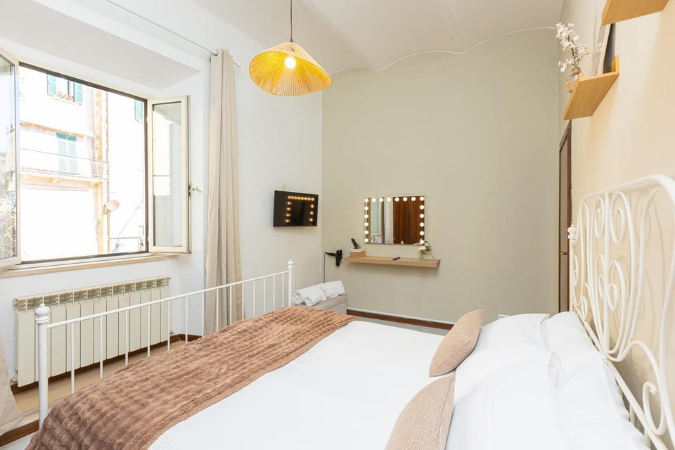 Bed, TV and multimedia, Photo of the whole room, Bedroom, internet