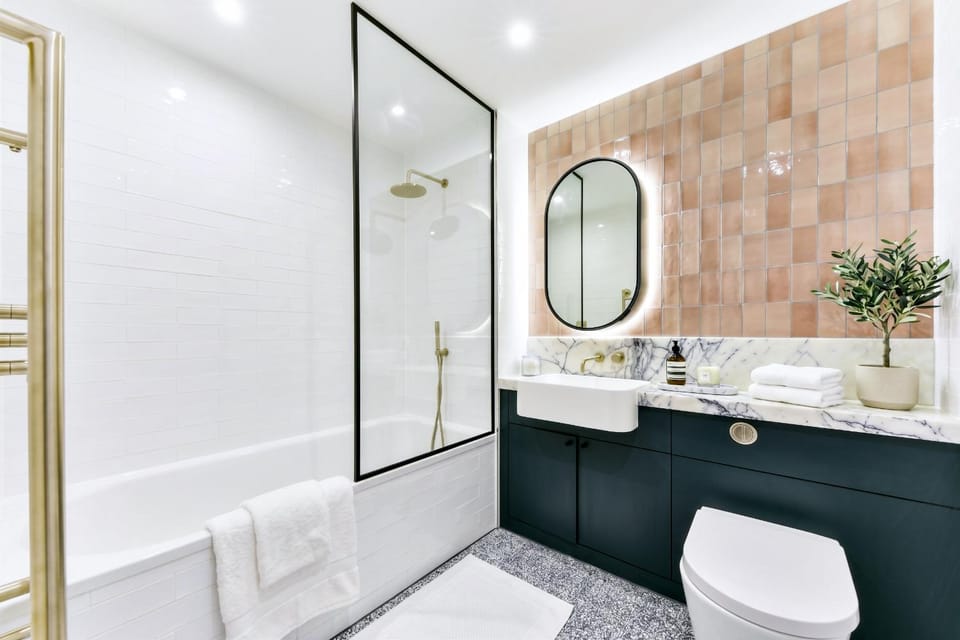 Shower, Toilet, Bathroom, Bath, towels