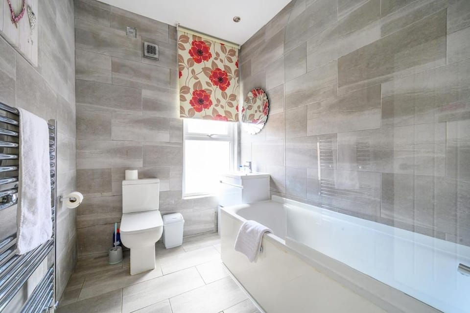 A23S for your most relaxed & Cosy stay with Free Parking and WiFi House in Leeds