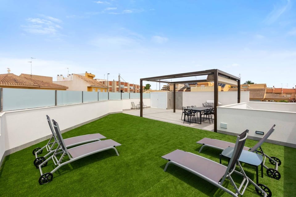 Sunny luxury corner house with private pool House in San Pedro del Pinatar