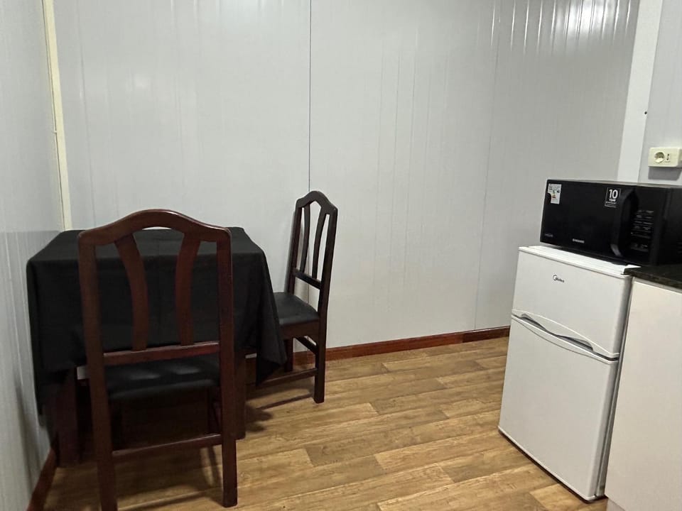 Dining area, minibar, oven