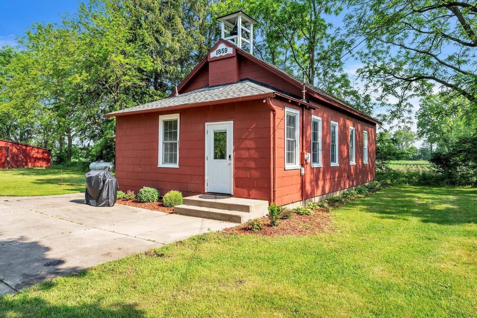 Property building, Facade/entrance, Neighbourhood
