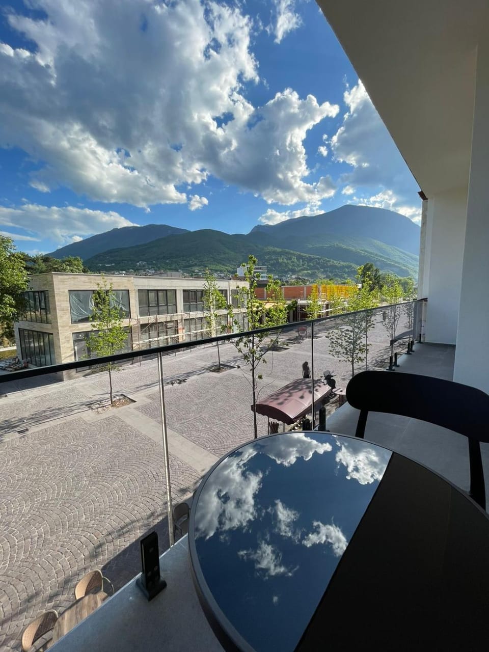 Property building, Balcony/Terrace, Mountain view