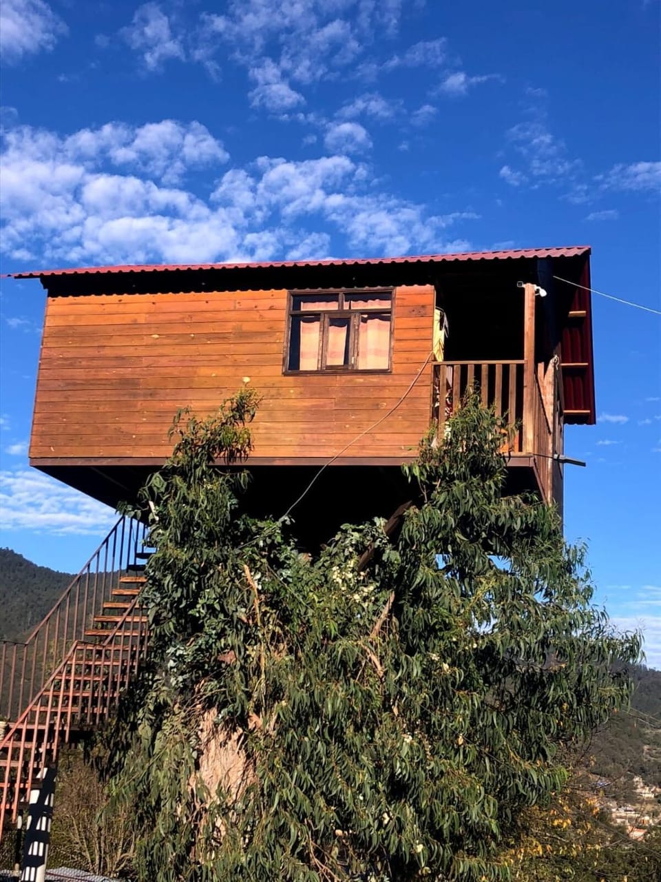 Property building, Day, Natural landscape, Mountain view
