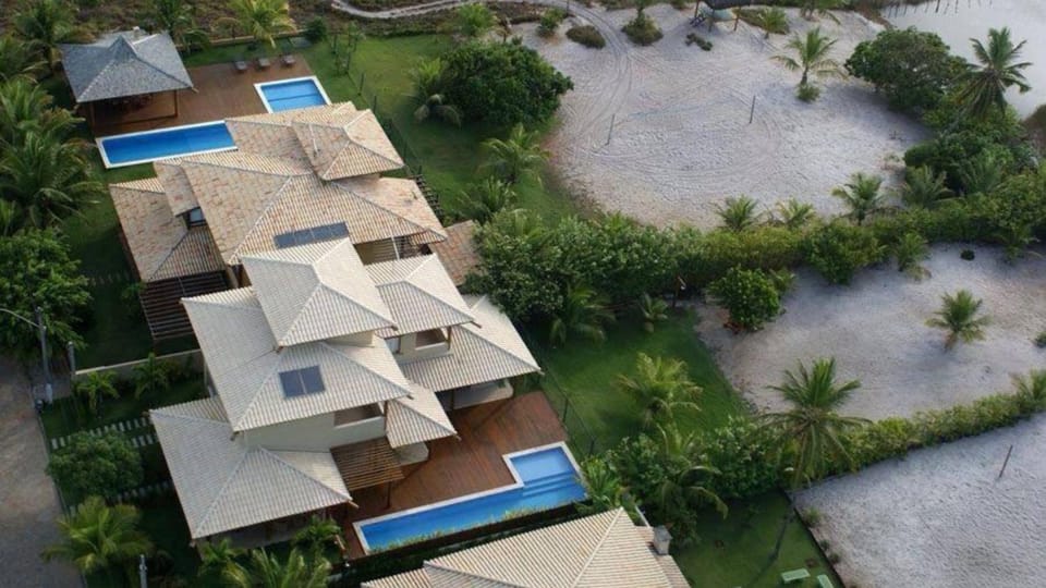 Bird's eye view, Swimming pool