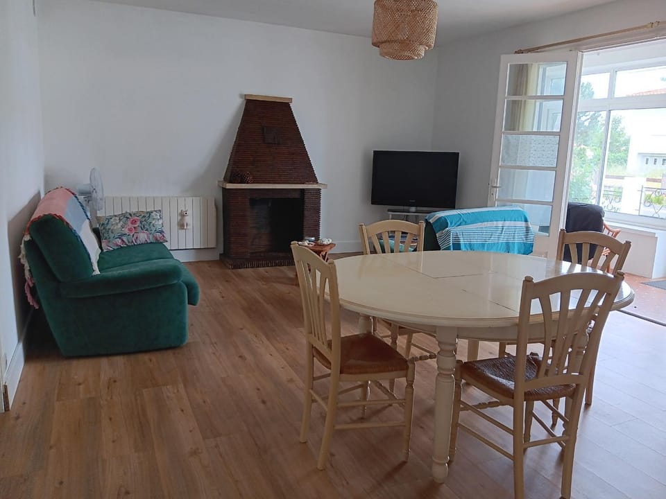 Villa Spacieuse 6 Pers. Proche Plage et Commerces House in La Faute-sur-Mer