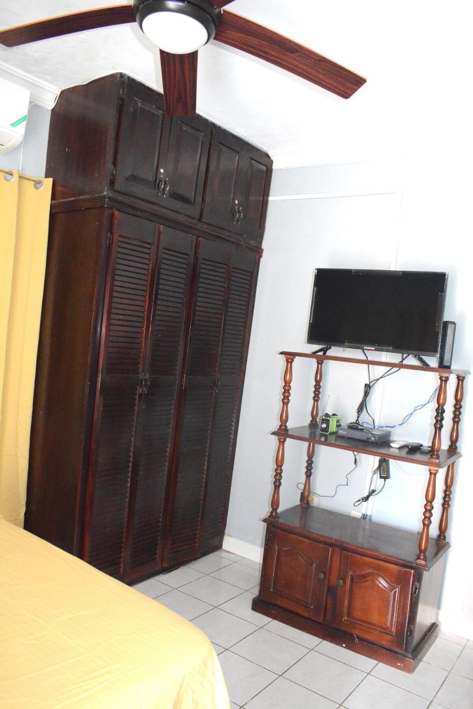 TV and multimedia, wardrobe