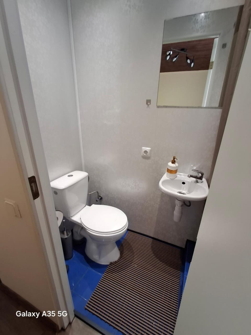 Toilet, Bathroom