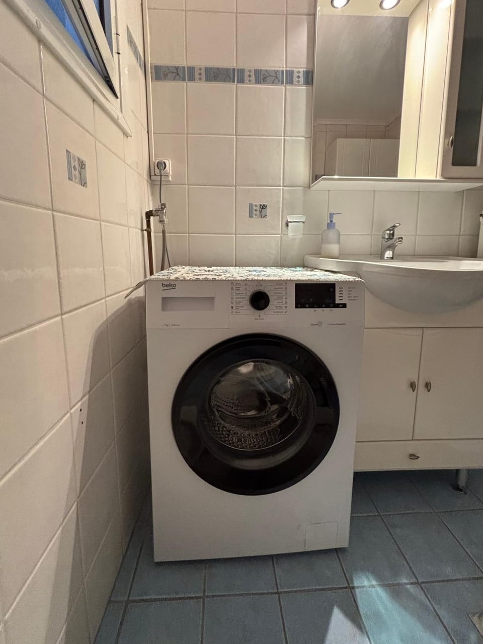 Bathroom, washing machine