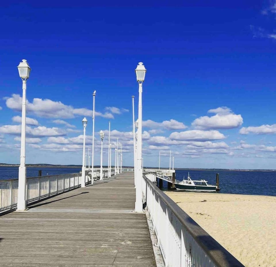 FREE Parking, Proche Gare, PLAGE, Centre, Netflix Apartment in Arcachon