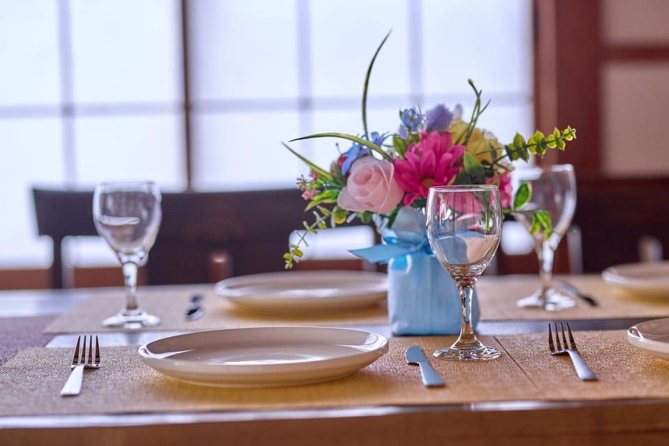 Dining area, Food