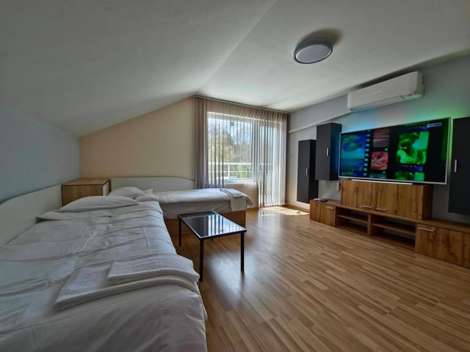 Photo of the whole room, Bedroom
