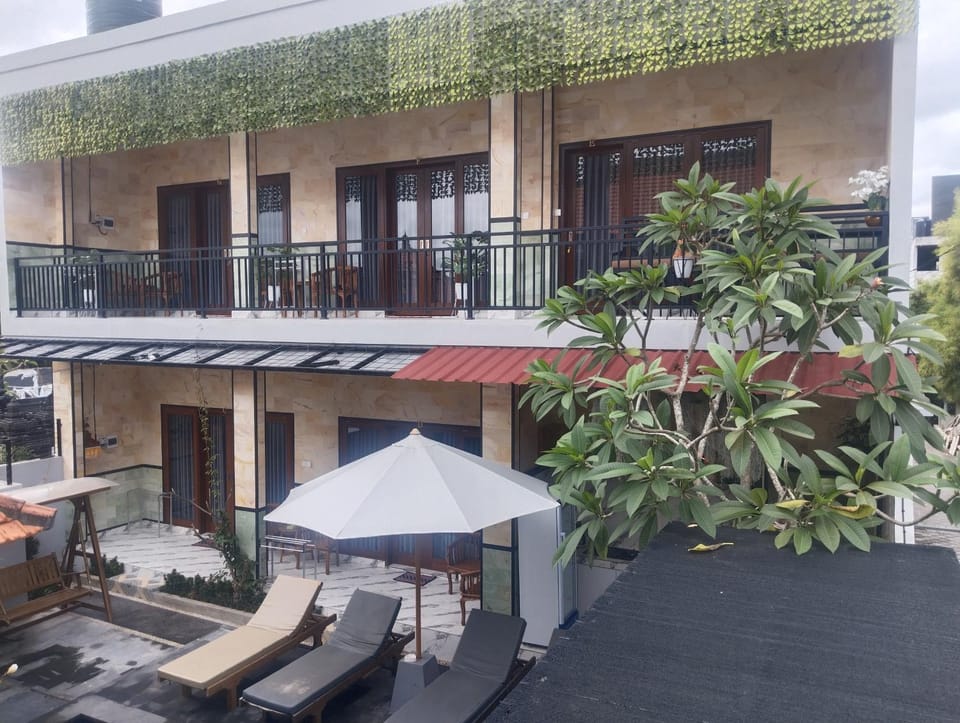 Leo home stay 3 Bed and Breakfast in North Kuta