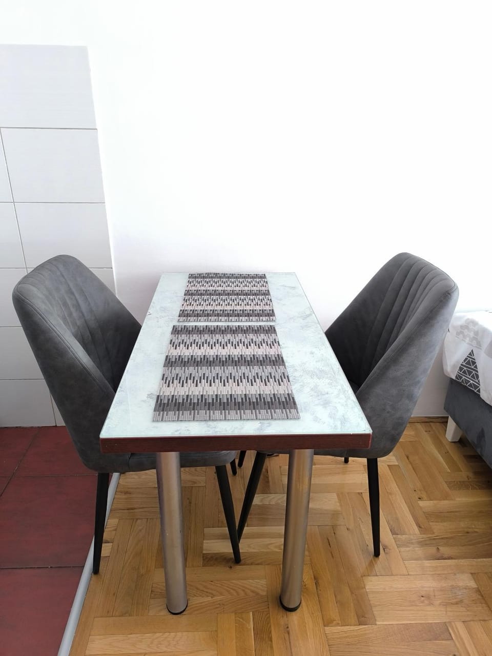 Seating area, Dining area