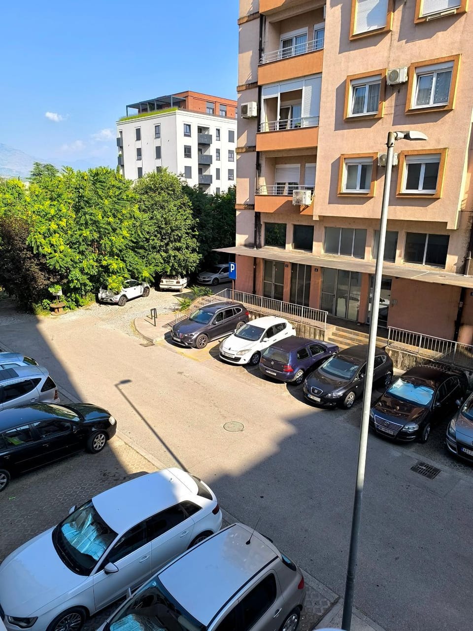 Neighbourhood, Street view, Location, Parking